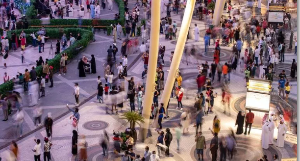 迪拜世博会：官员称游客人数将很快达到100万大关