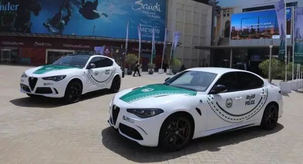 迪拜警方的超跑车队再添豪车