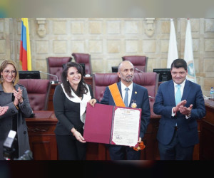 哥伦比亚国会表彰贾万传播容忍与和平价值观