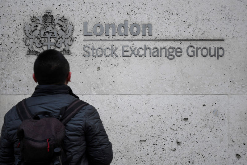 英国股市收低；截至收盘Investing.com 英国 100下跌1.33%